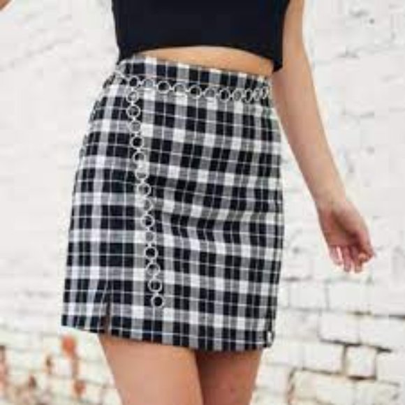 NWOT Brandy Melville Black and White Cara Skirt - Picture 1 of 7